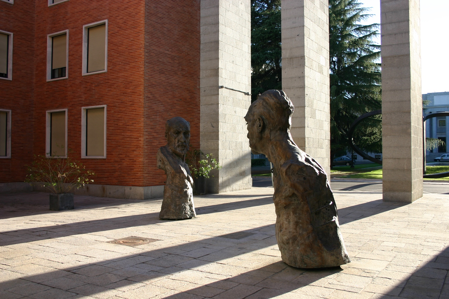 Severo Ochoa y Ramón y Cajal monument, CSIC, Madrid - 03.JPG